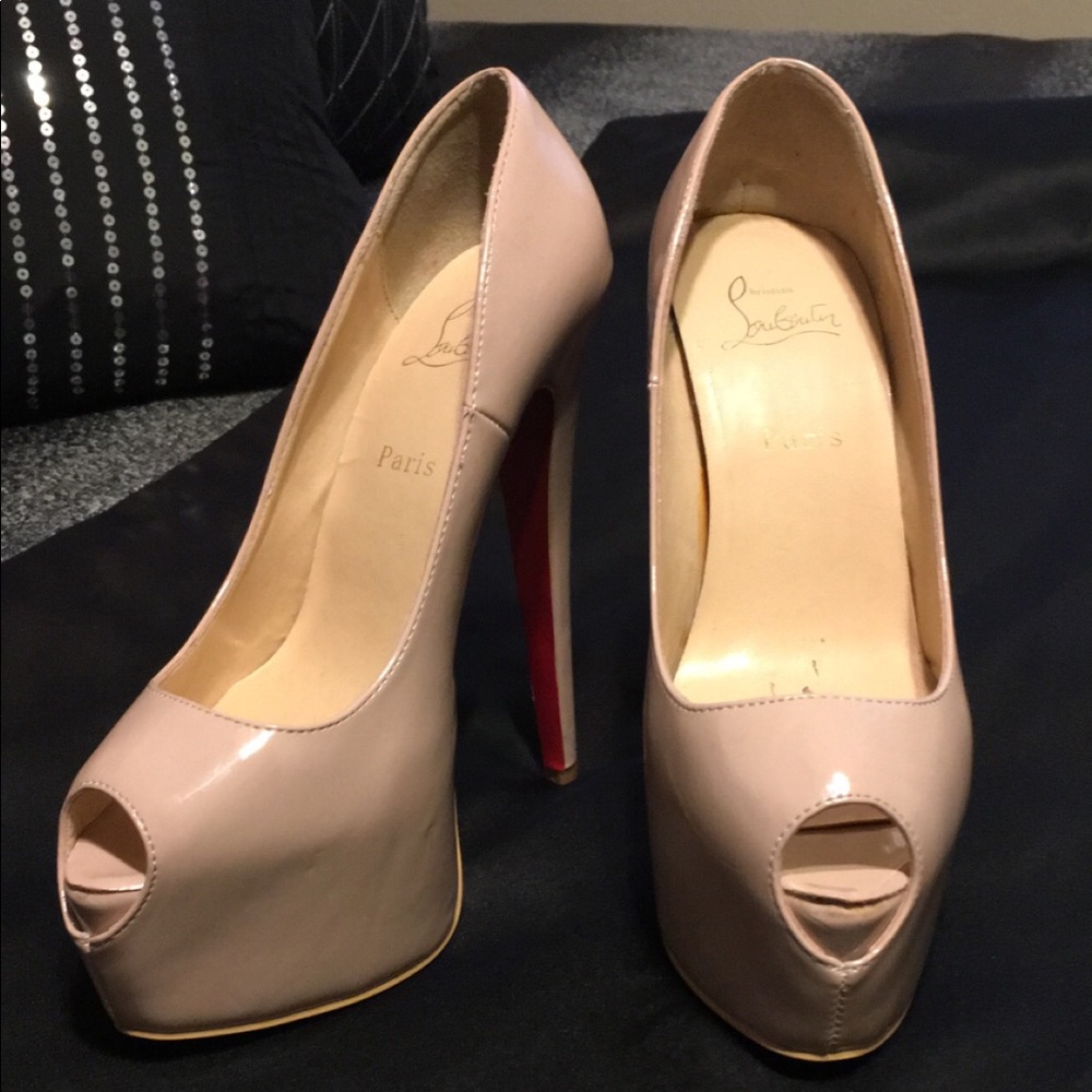 Christian Louboutin peep toe Red ❤️ bottoms